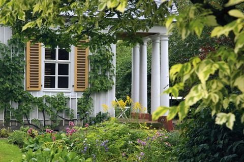 Das Verlegermuseum Göschenhaus mit einem Garten steht in Grimma.