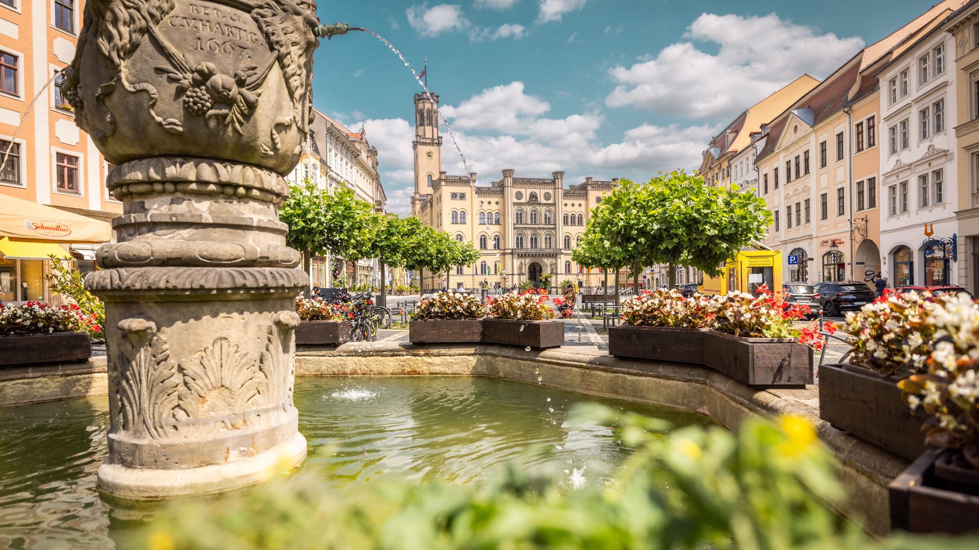 Marktplatz in Zittau im Sonnenschein / Market Square in Zittau in the sunshine