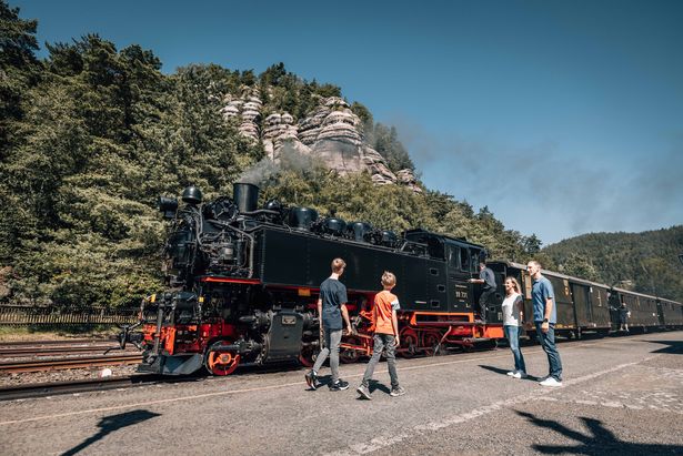 Die Zittauer Schmalspurbahn verkehrt zwischen Oybin und Zittau