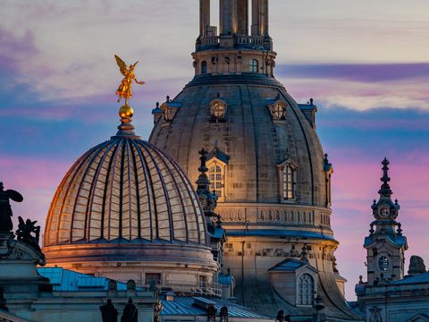 Die Frauenkirche in Dresden bei Sonnenuntergang