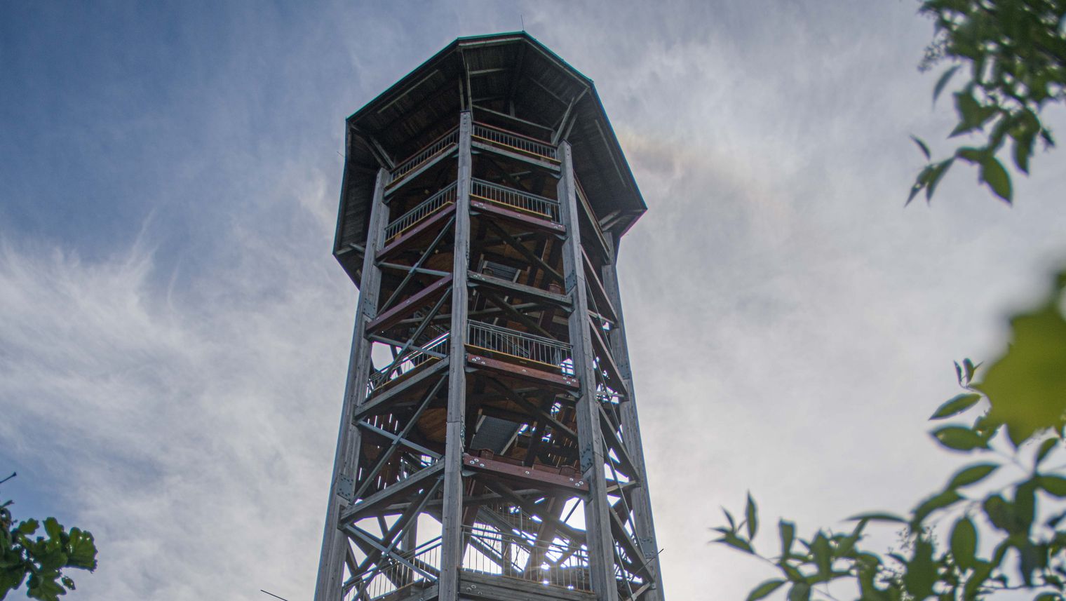 Gusseisener Haselbergturm im Wildnisgebiet Königsbrücker Heide