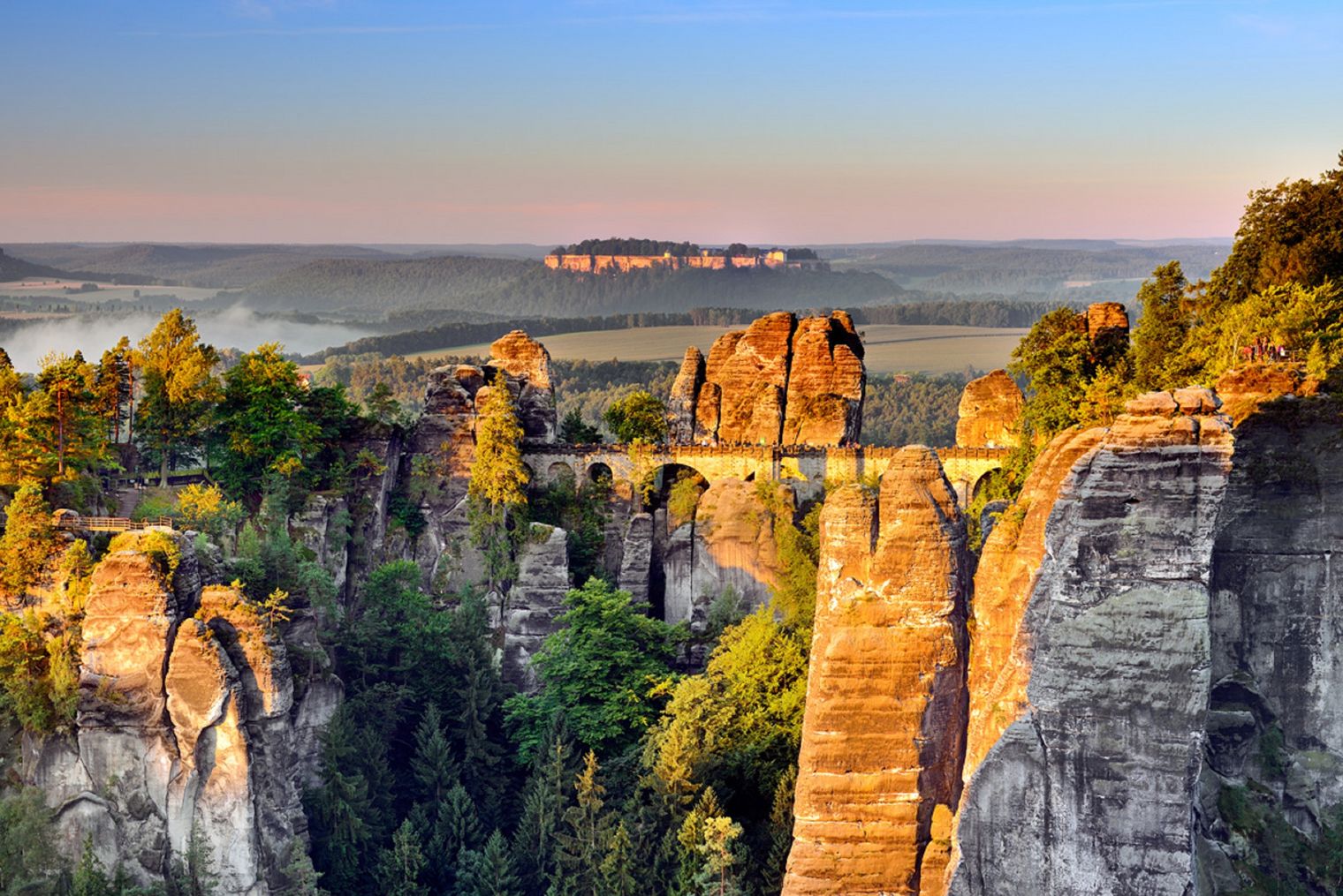 Malerweg - Wanderweg in der Sächsischen Schweiz, Blick auf die Bastei