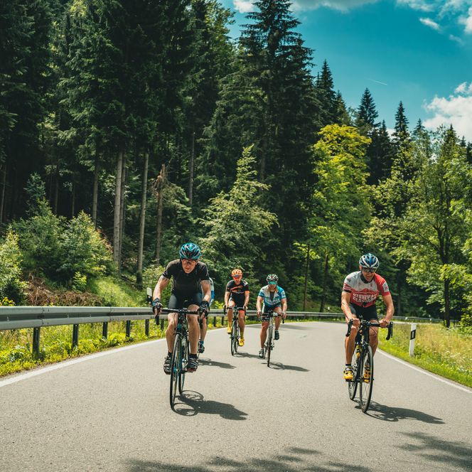 Rennradstrecke Stoneman Miriquidi Road im Erzgebirge