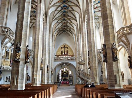 Freiberger Dom mit Altar und Kanzel