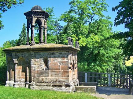 Die Grabkapelle ist eine der Sehenswürdigkeiten von Görlitz. Es steht im Heiligen Grab. 