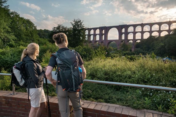Vogtland Panorama Weg an der Göltzschtalbrücke, größte Ziegelsteinbrücke der Welt