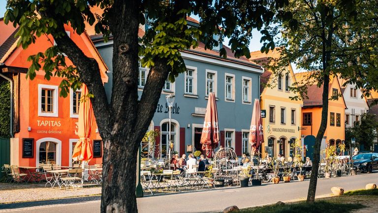 Radebeul Reiseführer – Karl-May-Stadt & Weinparadies
