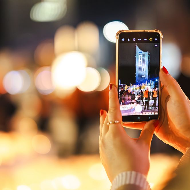 Smartphone-Aufnahme vom Lichtfest Leipzig, Friedliche Revolution ´89, 2025