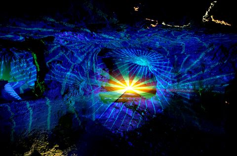Bergwerk im Laserlicht