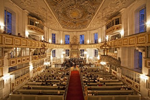 Konzert in den Innenräumen der Kirche 