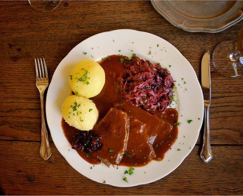 Sauerbraten mit Klößen