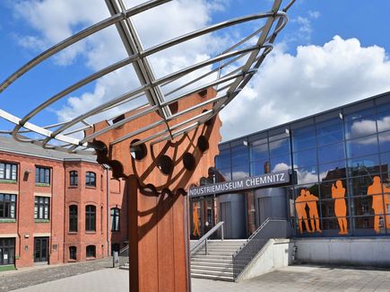 Außenansicht des Eingangs des Industriemuseums in Chemnitz 