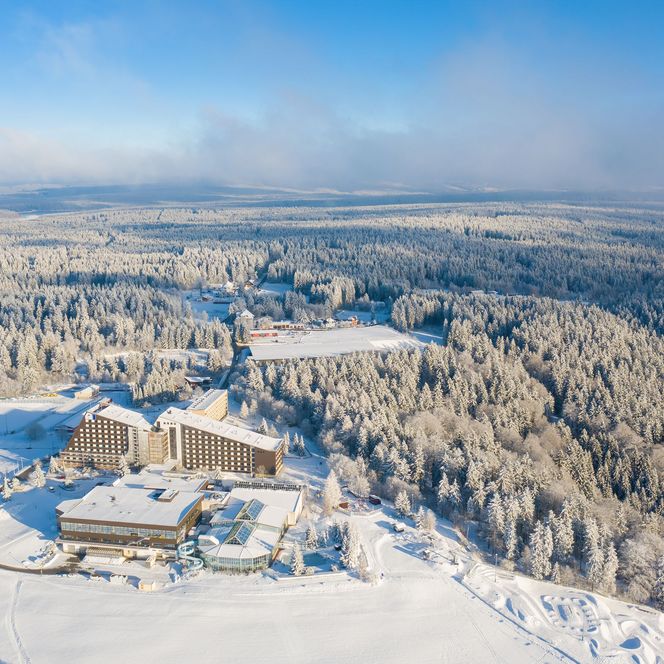 Schöneck im Winter – Luftaufnahme 