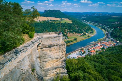 Königsnase: grandioser Blick ins Elbtal und über das Elbsandsteingebirge