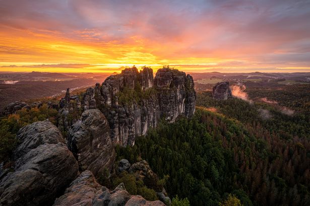 Schrammsteine im Sonnenuntergang