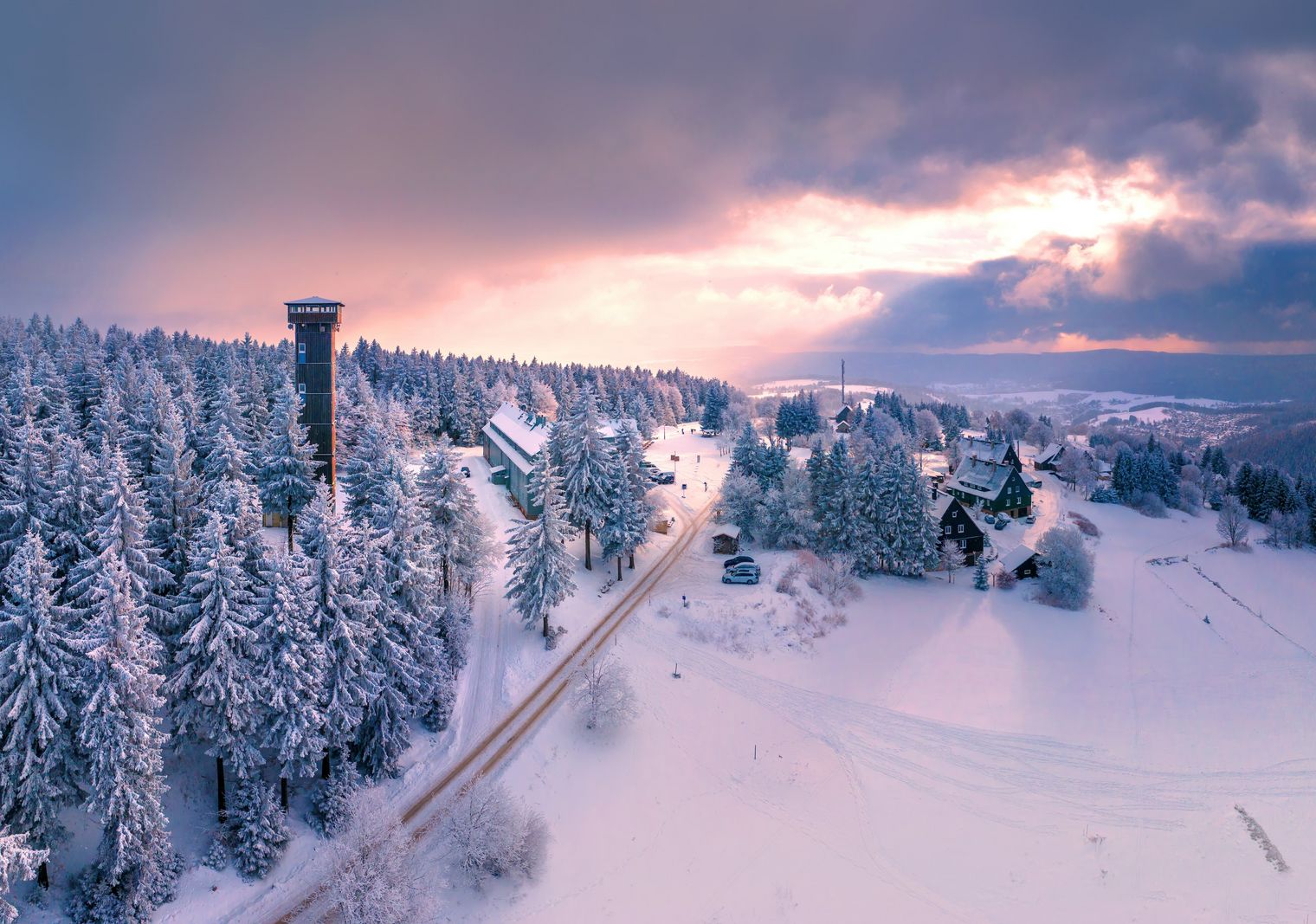 Aschberg bei Klingenthal im winterlichen Kleid im Vogtland