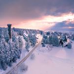 Aschberg bei Klingenthal im winterlichen Kleid im Vogtland