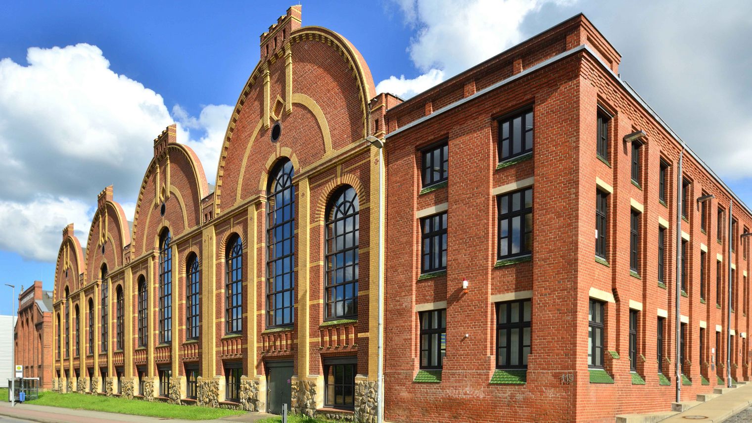 Fassade des Industriemuseums Chemnitz von außen 