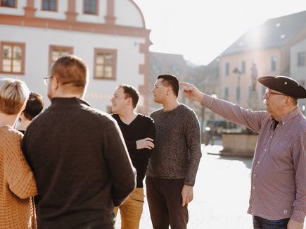 Gruppe bei einer Stadtführung