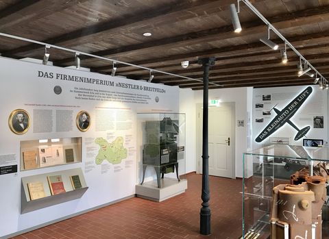 Ausstellung „Vom ältesten Eisenhammer in die Moderne“ kann man in die interessante Bergbaugeschichte des Ortes und der Region eintauchen.