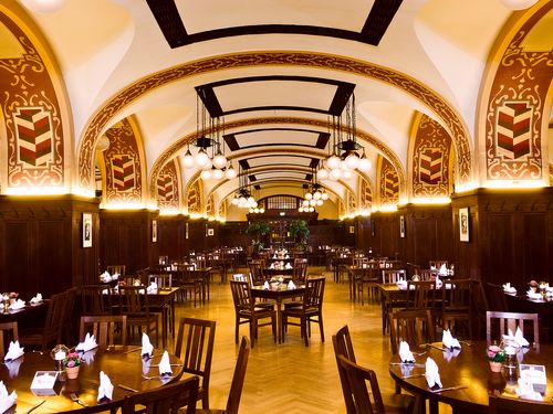 Blick zum Haupteingang in Auerbachs Keller in Leipzig