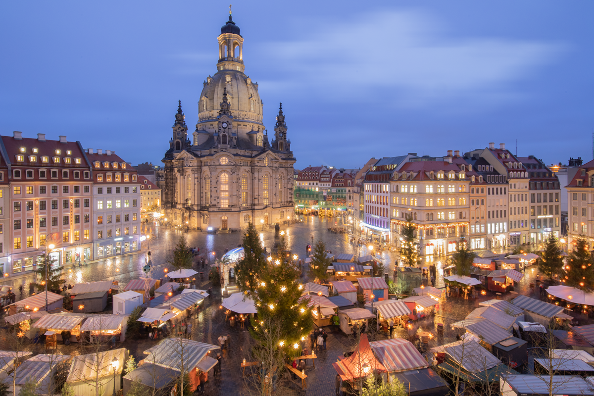 Historischer Weihnachtsmarkt auf dem Neumarkt Dresden