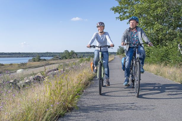 Radfahrer auf der Seenland-Route