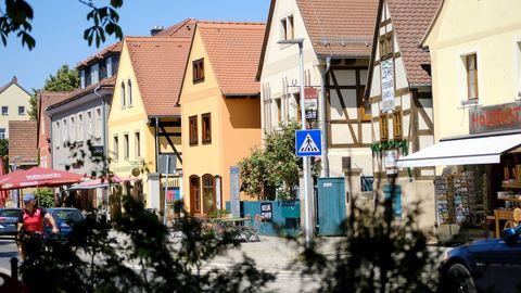 Romantischer Dorfanger mit Fachwerkbauten